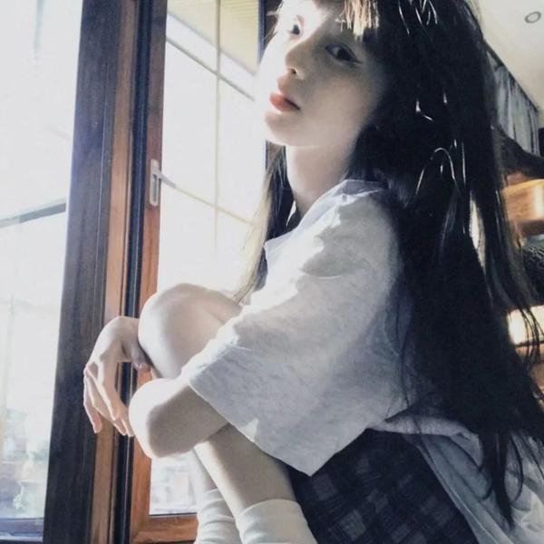 玉米田的小孩